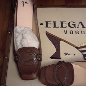 Cole Haan 9B brown Poetcore/ business style  kitten heels